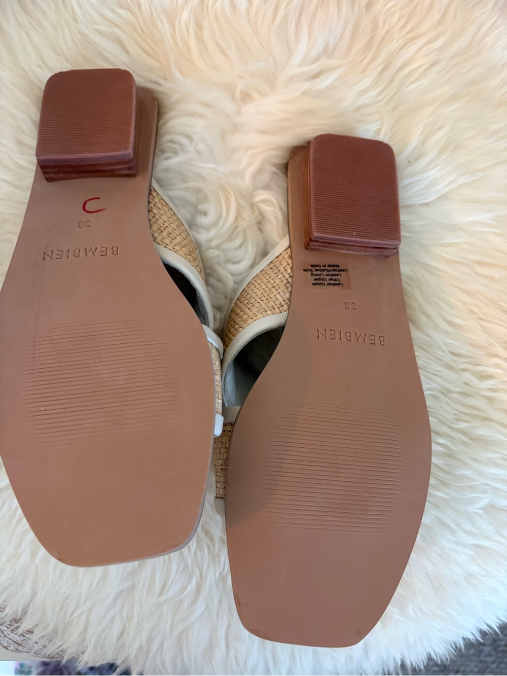New! Bembien Raffia
Slides - Picture 2 of 5